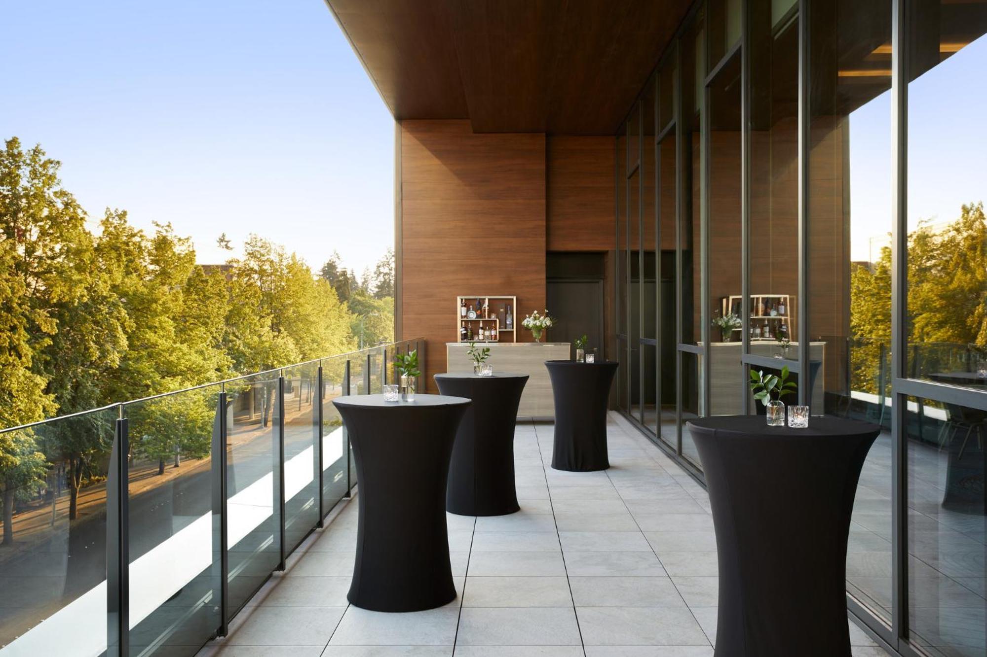 Intercontinental Seattle Bellevue, By Ihg Hotel Exterior photo